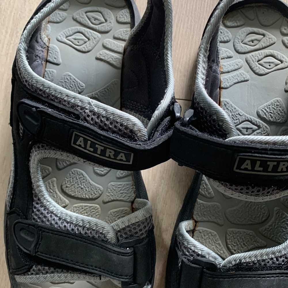 Altra- 11 sandals black and gray - Picture 2 of 7